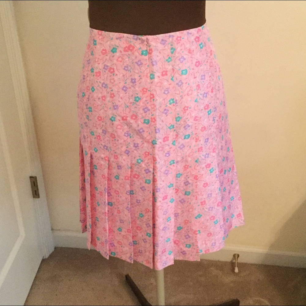 Pink pleated floral skirt